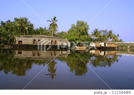 House boat in the Kerala (India) Backwaters.  11156989