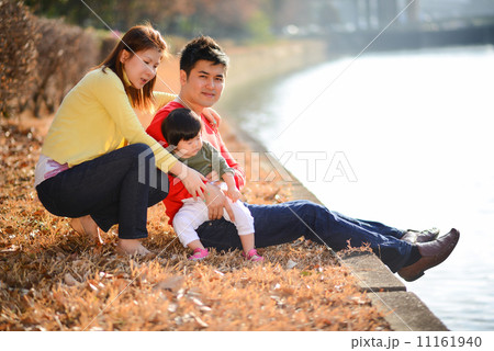 Young asian family Young asian family 11161940