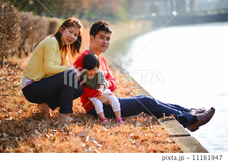 Young asian family Young asian family 11161947