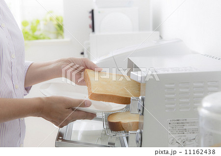 朝食のトースト 11162438