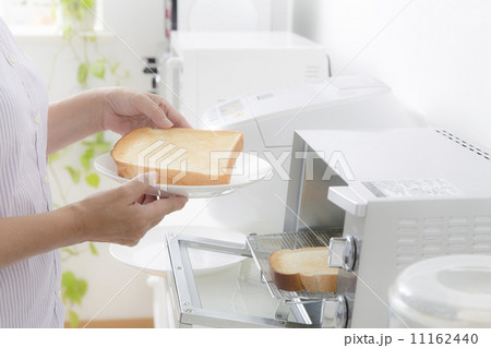 朝食のトースト 11162440