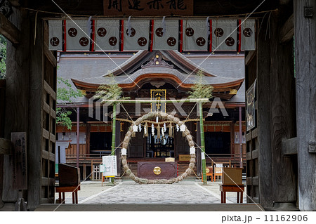 随神門から臨む水戸八幡宮 ～ティルト効果修正済み 11162906