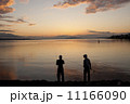 夕暮れの釣り人 11166090