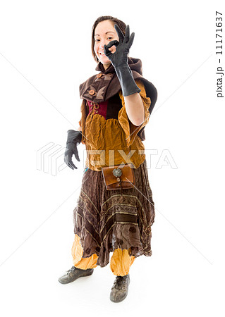 Young woman showing ok sign and smiling 11171637