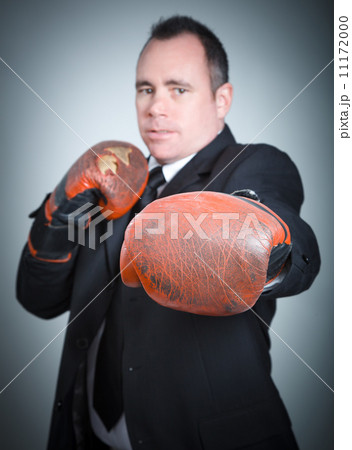 Caucasian businessman 40 years old 11172000