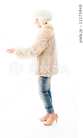 Senior woman offering hand for handshake 11173849