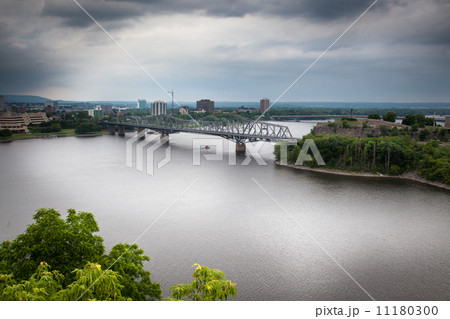 Bridge across a river, Alexandra Bridge, Ottawa River, Ottawa, O 11180300