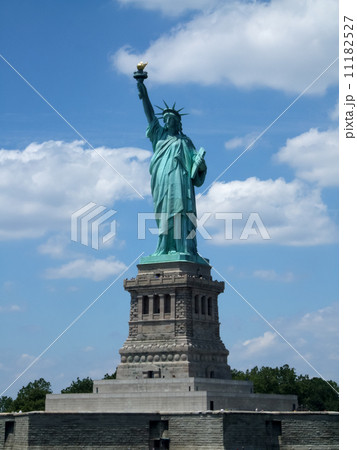 Low angle view of a statue, Statue of Liberty, Liberty Island, N 11182527