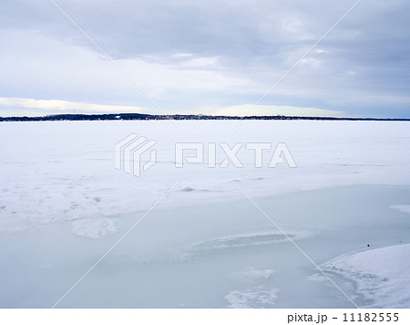 Snow covered landscape, Orangeville, Dufferin County, Ontario, C Snow covered landscape, Orangeville, Dufferin County, Ontario, C 11182555