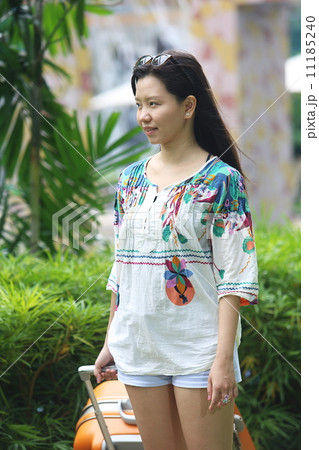 旅に出るアジア人女性 旅に出るアジア人女性 11185240