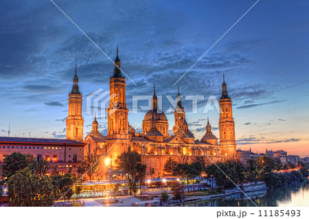 Basilica Del Pilar in Zaragoza in night illumination, Spain 11185493