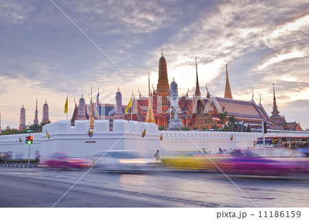 twilight Wat pra kaew Grand palace at dustt,Bangkok Thailand twilight Wat pra kaew Grand palace at dustt,Bangkok Thailand 11186159