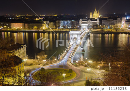 Chain Bridge and St. Stephen's Basilica Chain Bridge and St. Stephen's Basilica 11186258