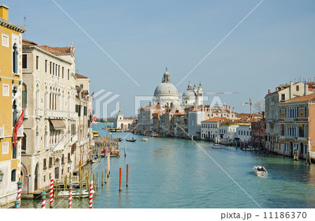 Grand Canal and Basilica Santa Maria della Salute 11186370