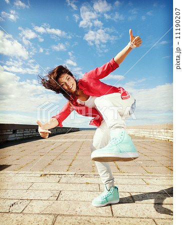 beautiful dancing girl in movement 11190207