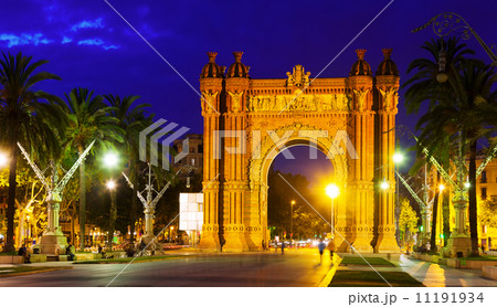 triumphal arch in night. Barcelona triumphal arch in night. Barcelona 11191934