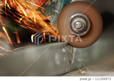 metal sawing 11199973