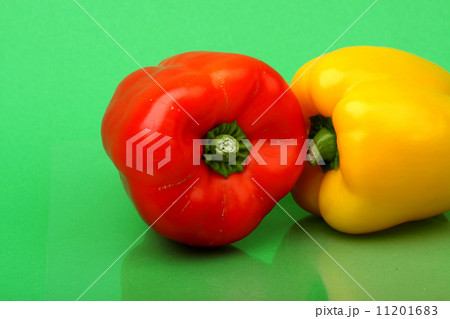 paprika on green 11201683