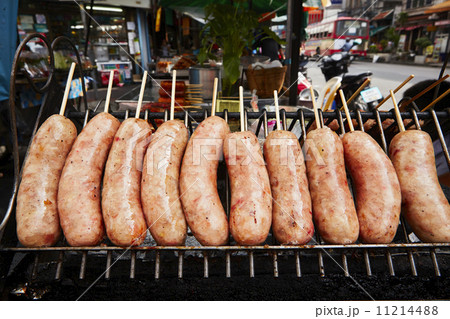 Thai cuisine on the street 11214488