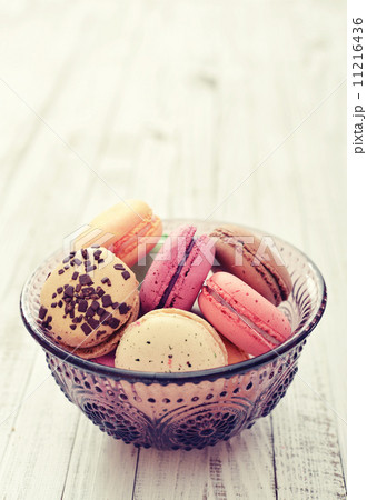 Different kinds of macaroons 11216436