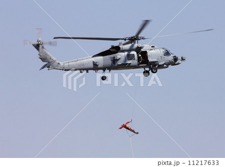 災害派遣でも活躍する米海軍の空母艦載機MH-60Rシーホーク多用途ヘリコプター 災害派遣でも活躍する米海軍の空母艦載機MH-60Rシーホーク多用途ヘリコプター 11217633
