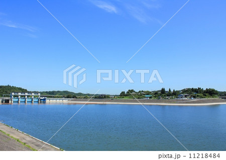 快晴のダム湖 快晴のダム湖 11218484