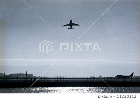 東京湾埋立地・京浜島より見る羽田空港　1990年代の記録 11220312