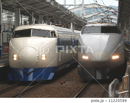 新幹線 0系および100系電車 新幹線 0系および100系電車 11220589