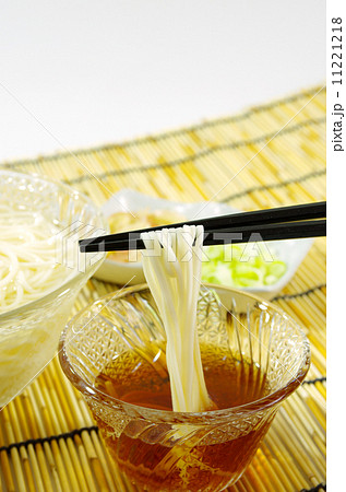 夏イメージ　そうめん 11221218
