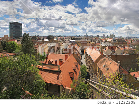 Cityscape of Zagreb 11222208