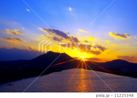 落陽の彩りと輝き 11225348