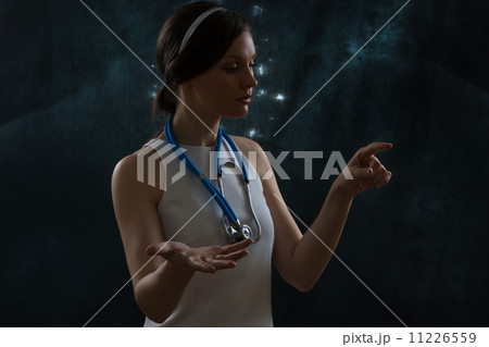 Doctor working virtual screen 11226559