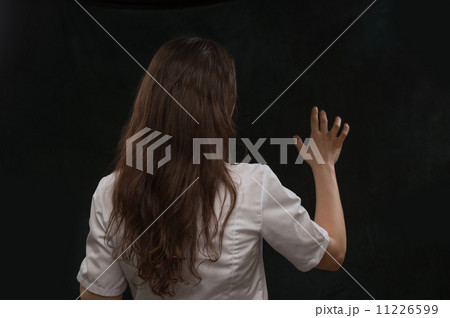 Doctor working virtual screen Doctor working virtual screen 11226599