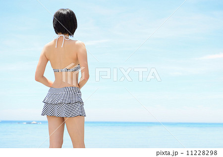 水着の女性の後姿の写真素材
