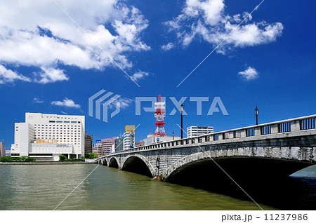 万代橋と信濃川 万代橋と信濃川 11237986