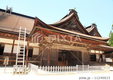 初夏の高野山金剛峯寺本堂 11240015