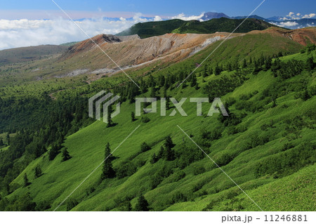 渋峠より望む草津白根山 渋峠より望む草津白根山 11246881