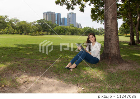 woman using her laptop 5 11247038