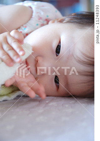 指しゃぶり 指しゃぶり 11248393