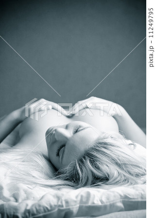 high key portrait beautiful girl 11249795