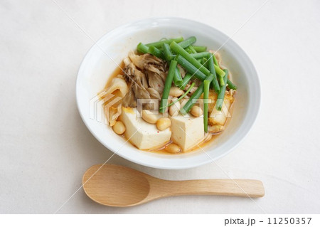 蒸し大豆と豆腐のキムチスープ 11250357