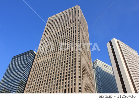 都会のオフィスビル 11250430