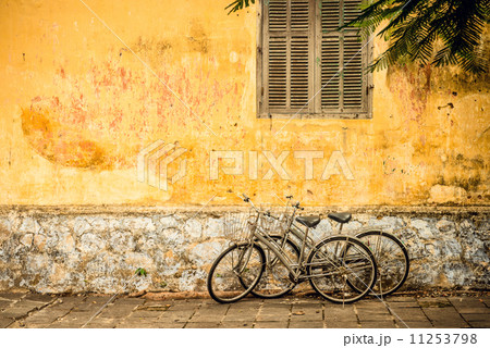 Bicycles in an old city 11253798