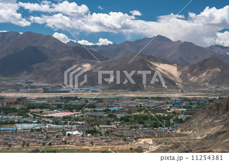 the main town in Tibet Valley the main town in Tibet Valley 11254381