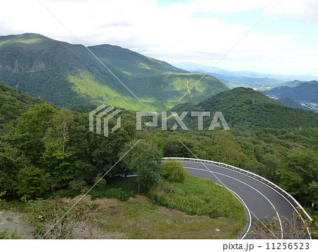 山とワインディングロード 11256523