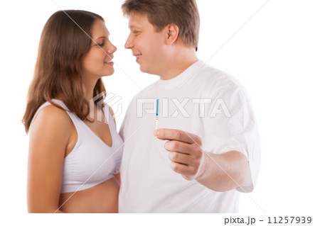 Couple with positive pregnancy shown in test 11257939