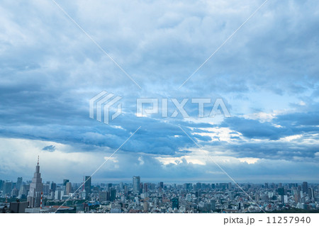 東京の梅雨空 11257940