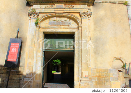 ゴッホが入院していた病院　アルル　南仏 11264005