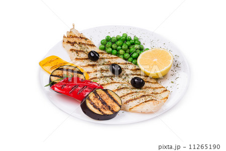 Grilled fish with vegetables 11265190