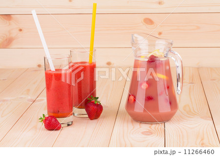 strawberry smoothie strawberry smoothie 11266460